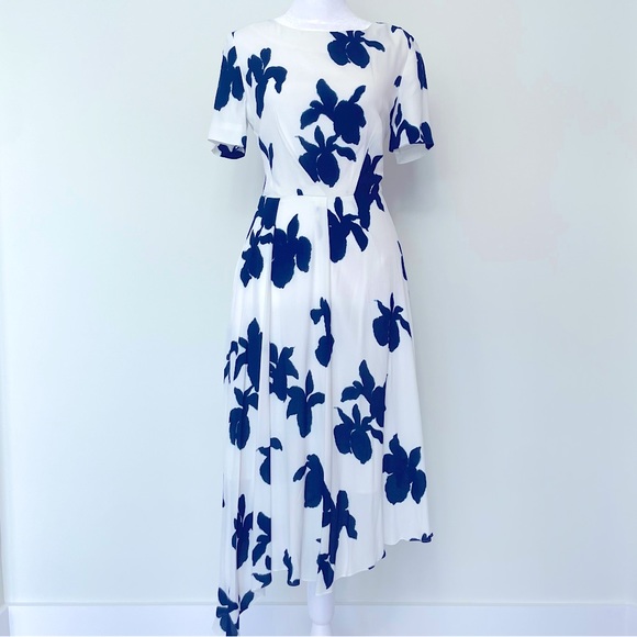 The Fold Dresses & Skirts - NWT: The Fold Somerby Floral Printed Dress